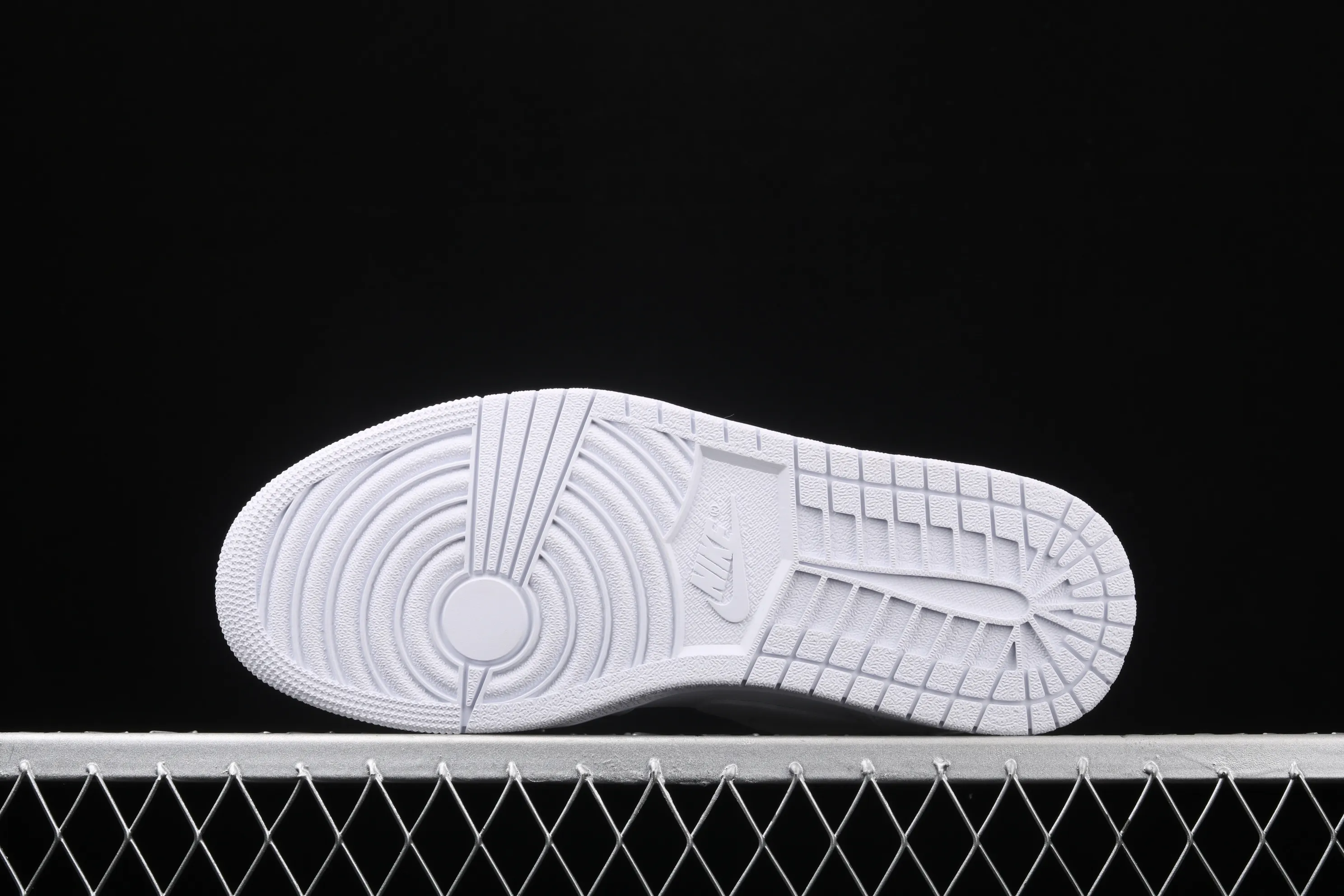 All categories Air Jordan Jordan series basketball shoes Air Jordan 1 Low New version Air Jordan 1 Low AJ1 Joe 1 low top leather cultural and leisure sports sneakers 553558-112
